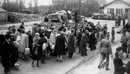  © Transport aus dem Ghetto Kőszeg ins Sammellager Szombathely, 18. Juni 1944, Fortepan: 200860